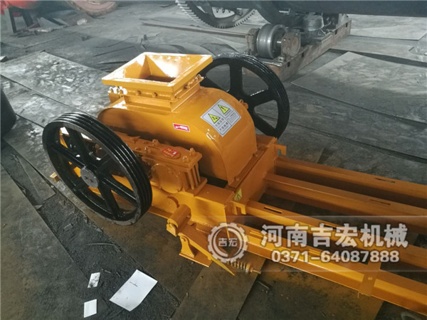 石子破碎机价格_石子对辊破碎机多少钱一台?